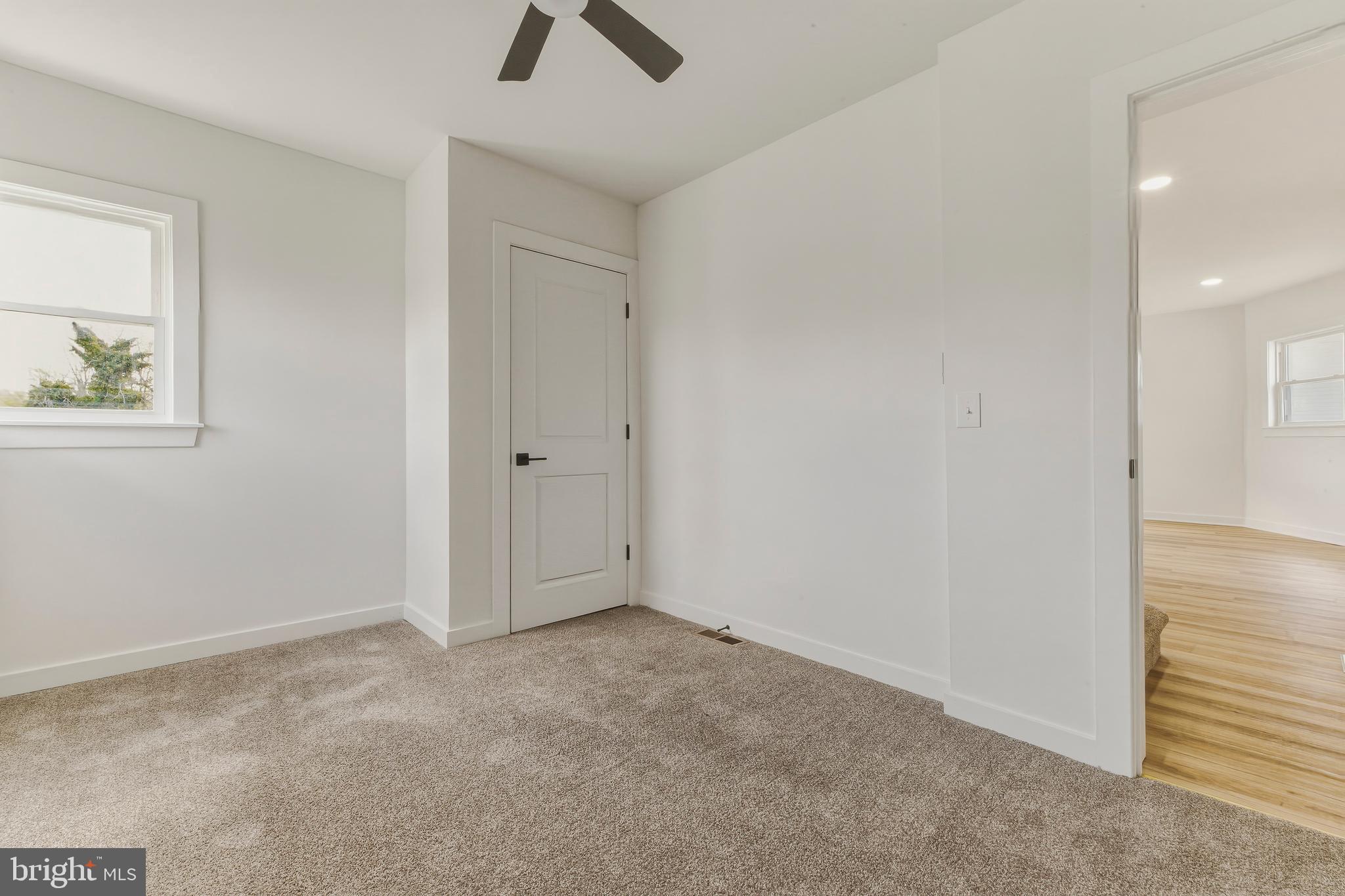 110 Washington Avenue Williamstown, NJ 08094 - Photo 24 of 32 an empty room with windows and closet