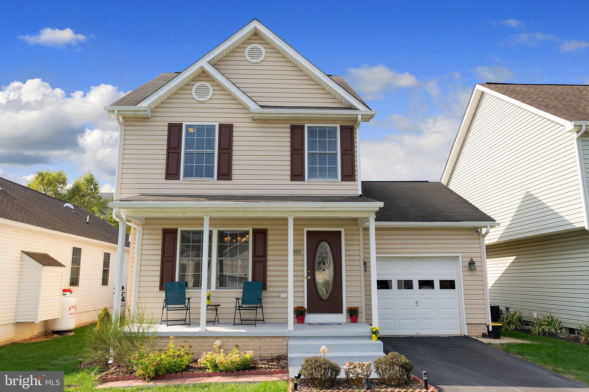 101 Peter Rabbit Drive Ranson, WV 25438 - Photo 3 of 41