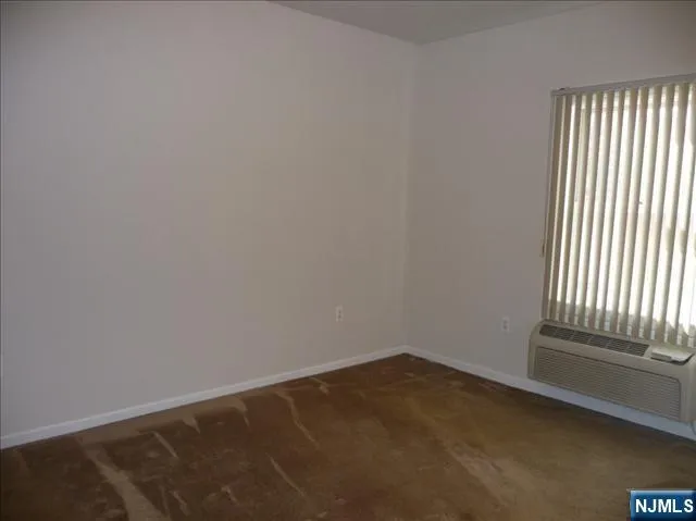 $1,750 | 24 South William Street, Unit 402, Bergenfield, NJ 07621