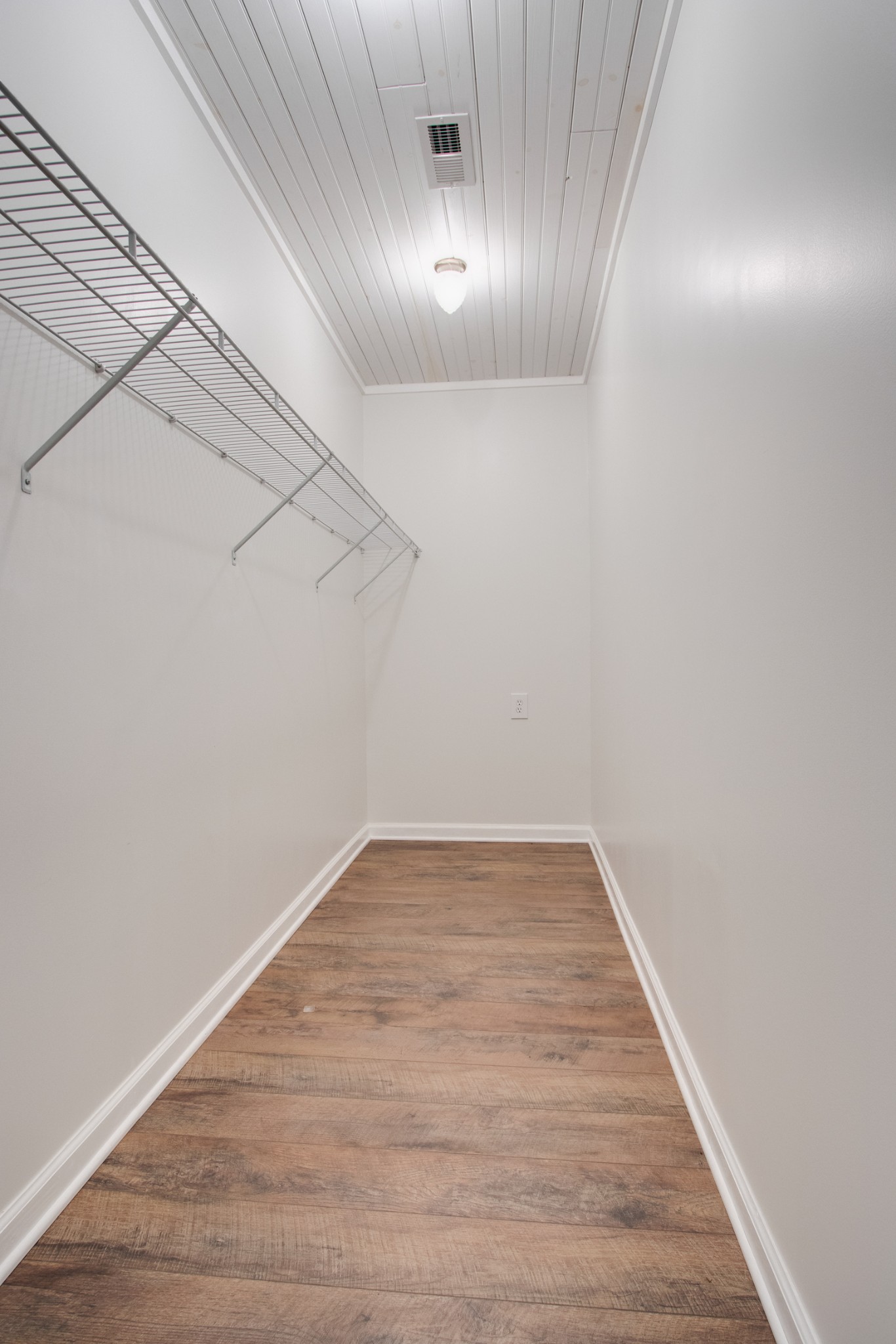 274 Hiwassee Road Lebanon, TN 37087 - Photo 23 of 44 a view of a room with wooden floor