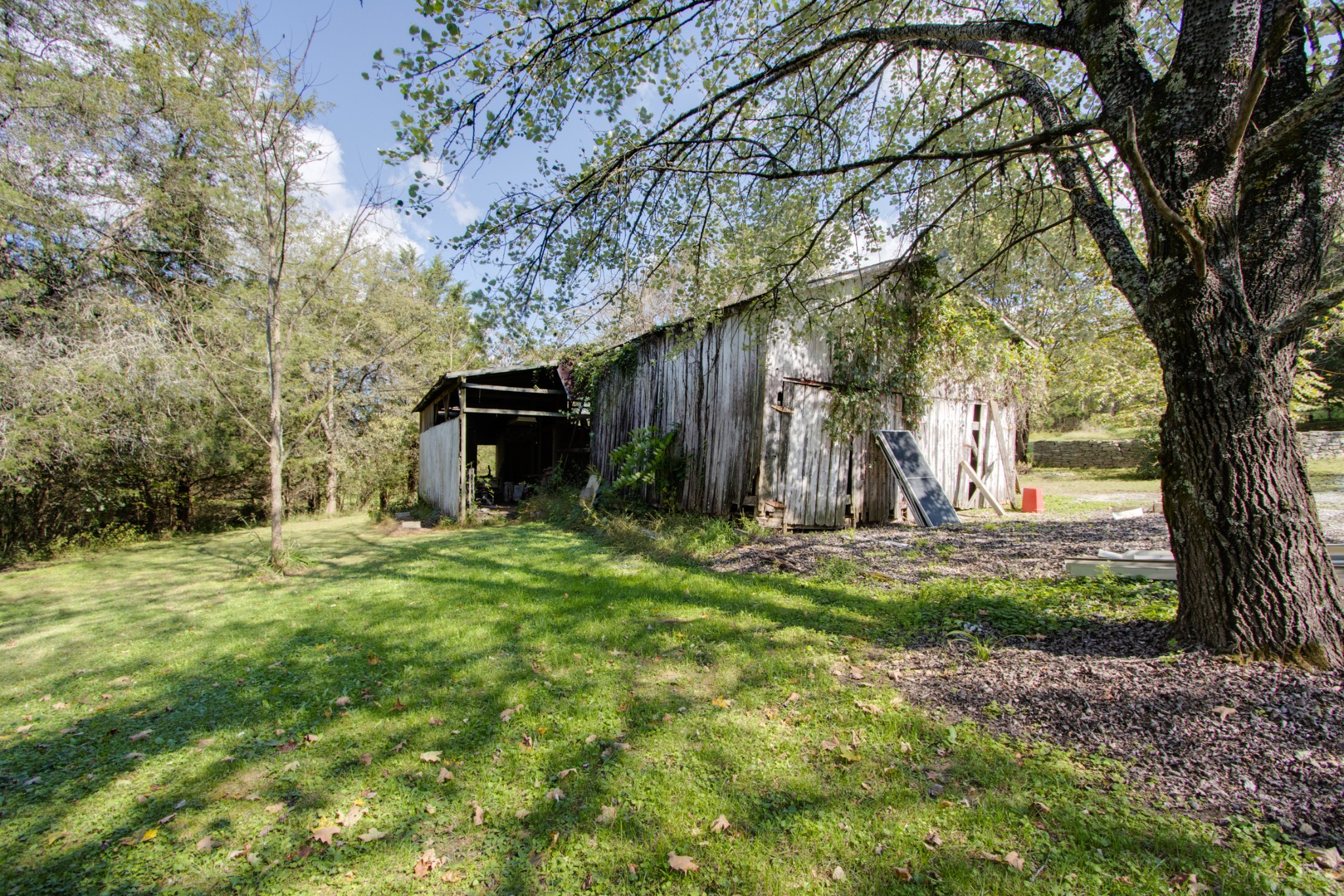 274 Hiwassee Road Lebanon, TN 37087 - Photo 33 of 44 a backyard of a house with table and chairs