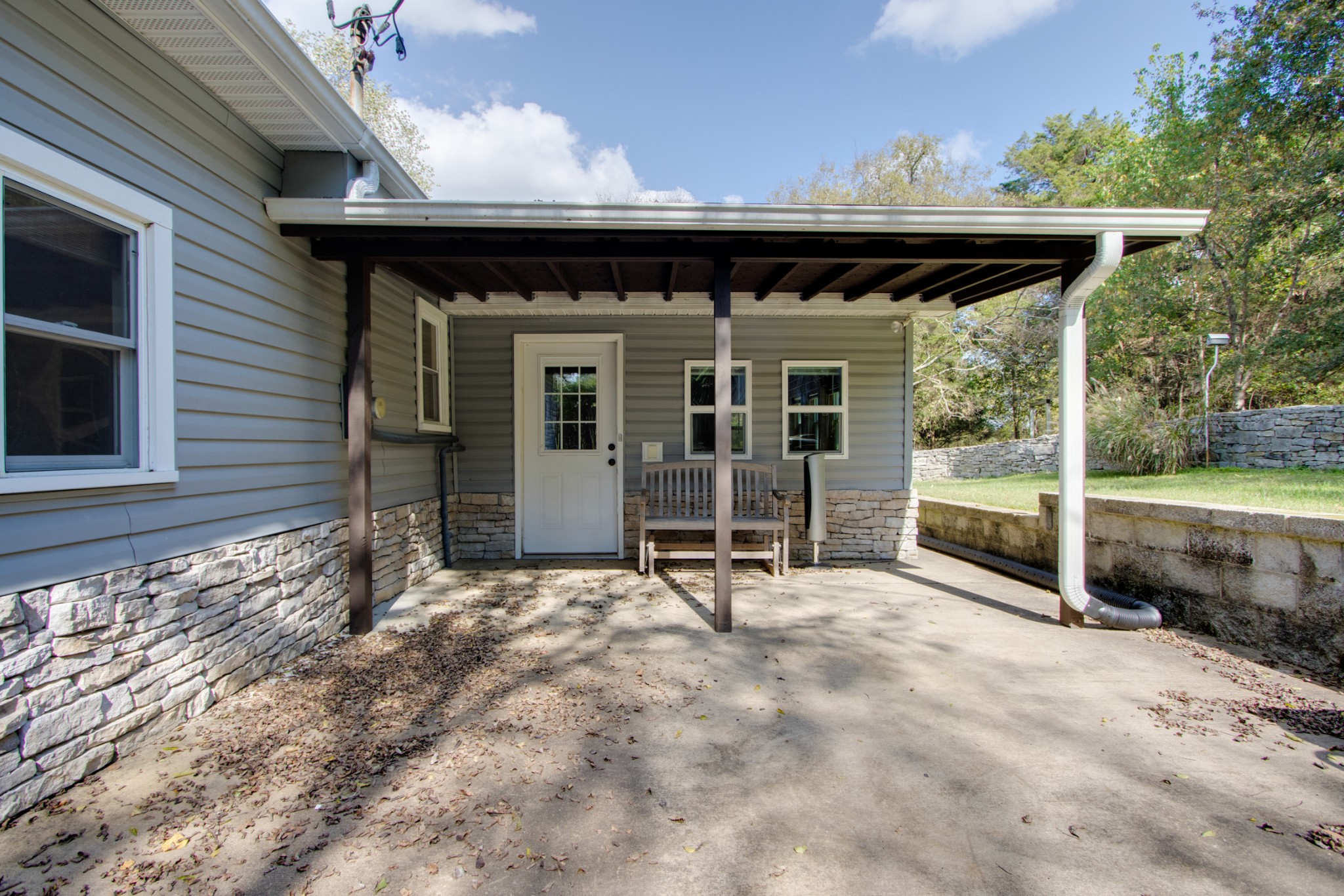 274 Hiwassee Road Lebanon, TN 37087 - Photo 39 of 44 a view of an outdoor sitting space