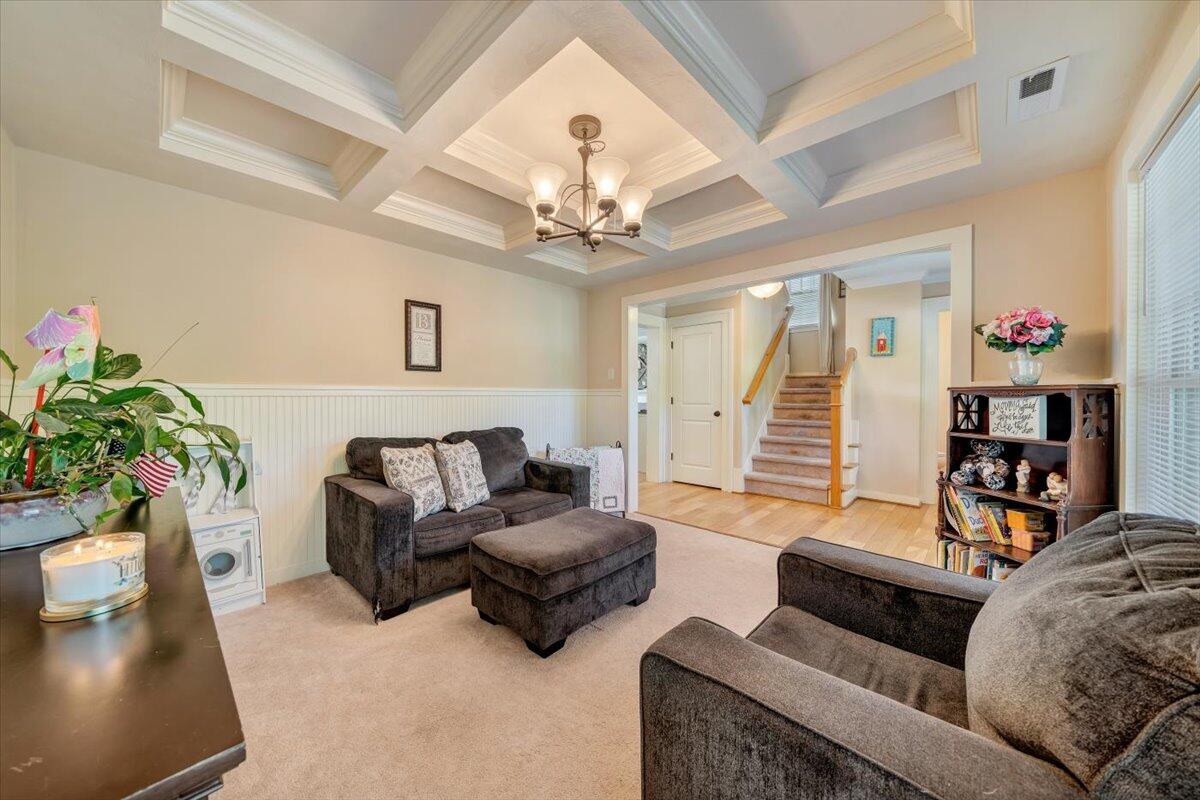 6233 Roselawn Road Roanoke, VA 24018 - Photo 12 of 35 Front Room