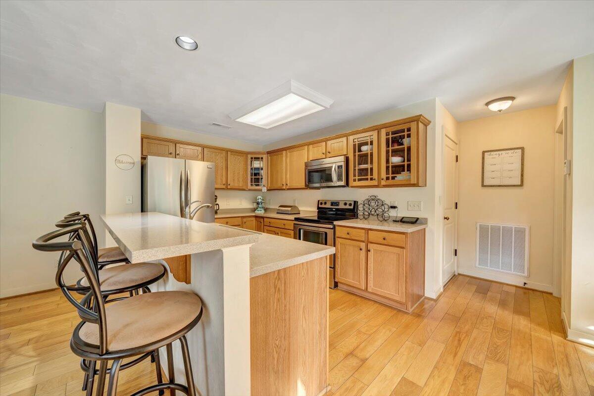 6233 Roselawn Road Roanoke, VA 24018 - Photo 20 of 35 Kitchen
