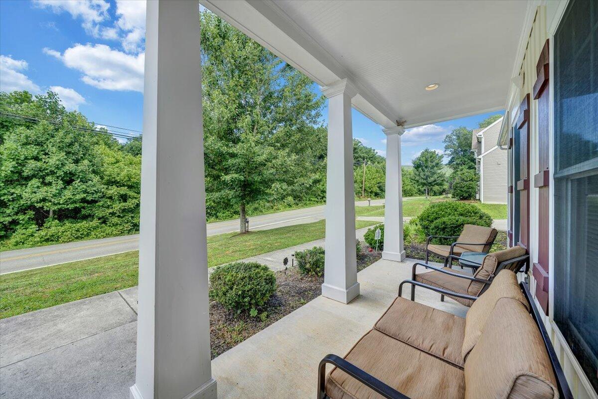 6233 Roselawn Road Roanoke, VA 24018 - Photo 3 of 35 Porch