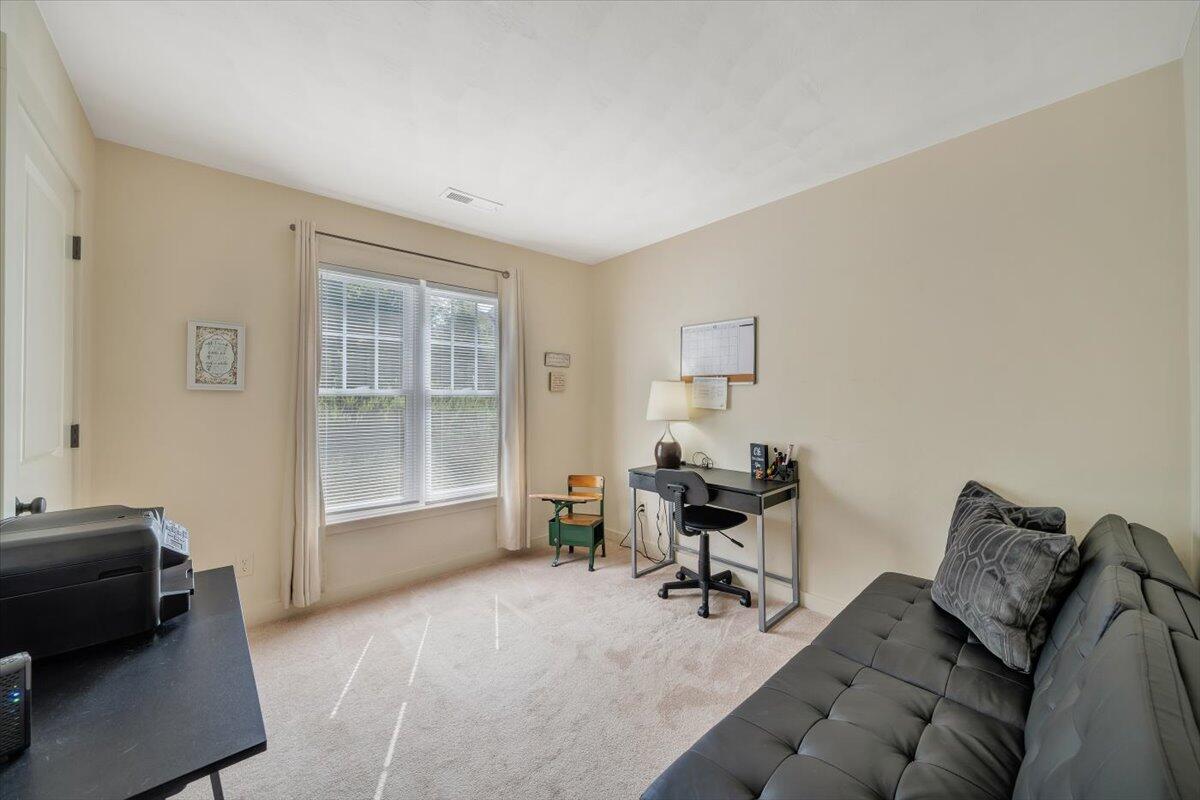 6233 Roselawn Road Roanoke, VA 24018 - Photo 29 of 35 Bedroom 3