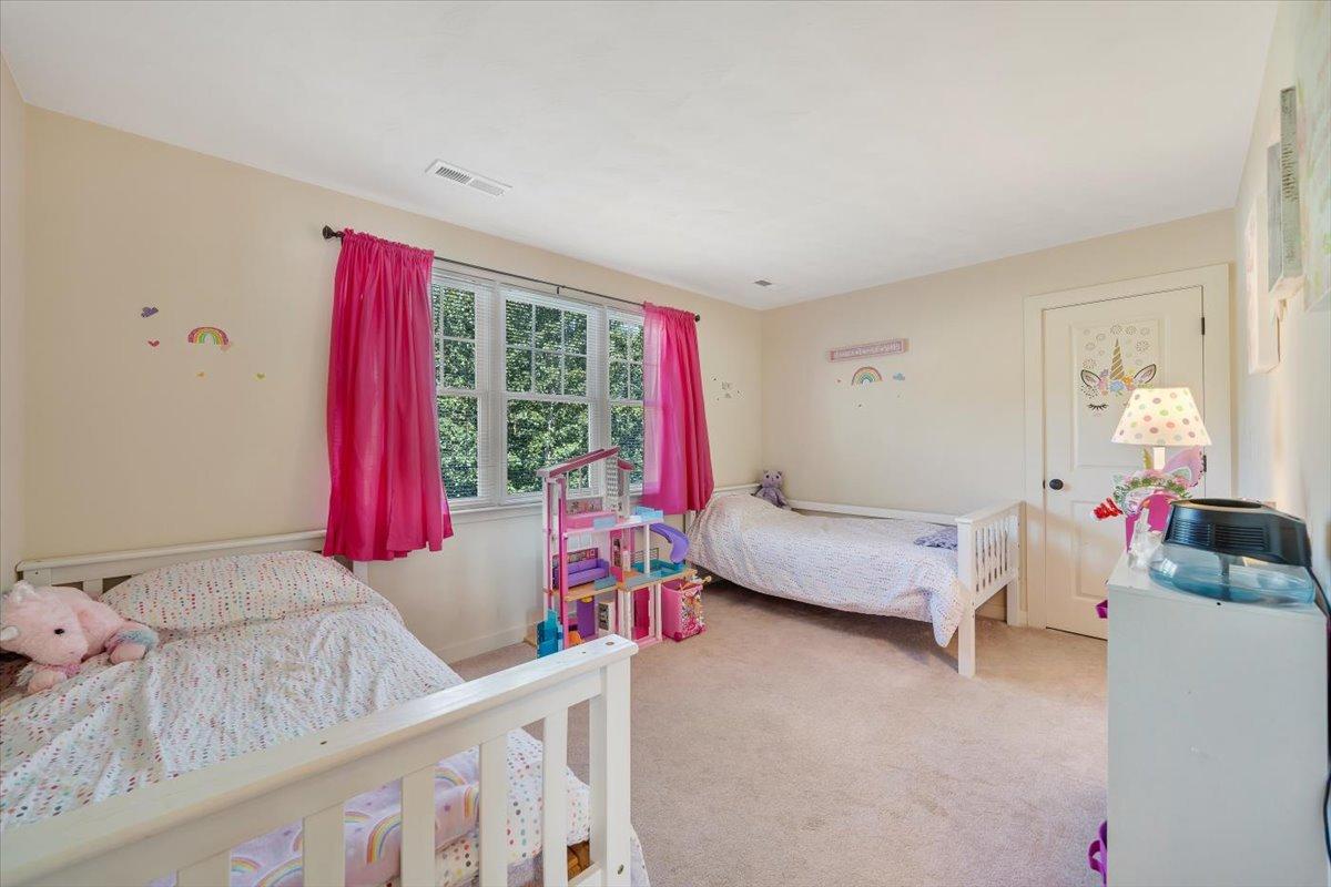 6233 Roselawn Road Roanoke, VA 24018 - Photo 30 of 35 Bedroom 4