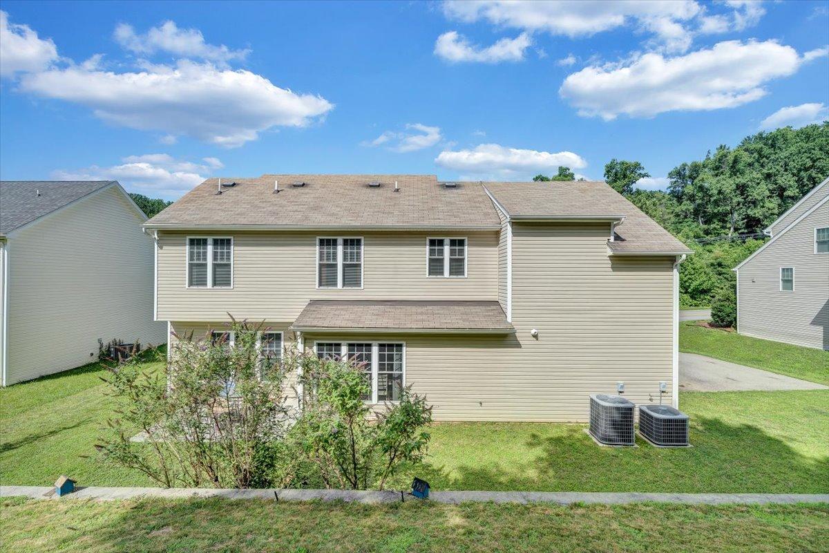 6233 Roselawn Road Roanoke, VA 24018 - Photo 6 of 35 Backyard
