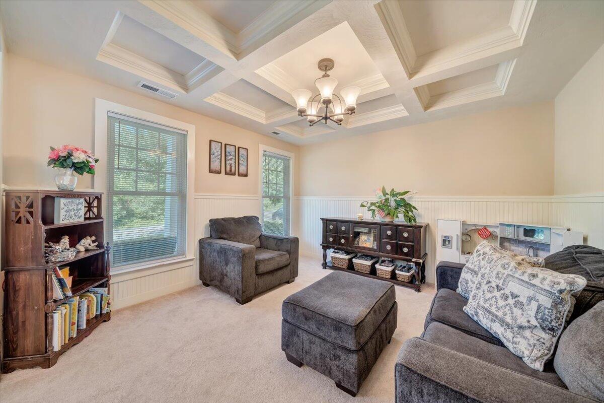 6233 Roselawn Road Roanoke, VA 24018 - Photo 10 of 35 Front Room