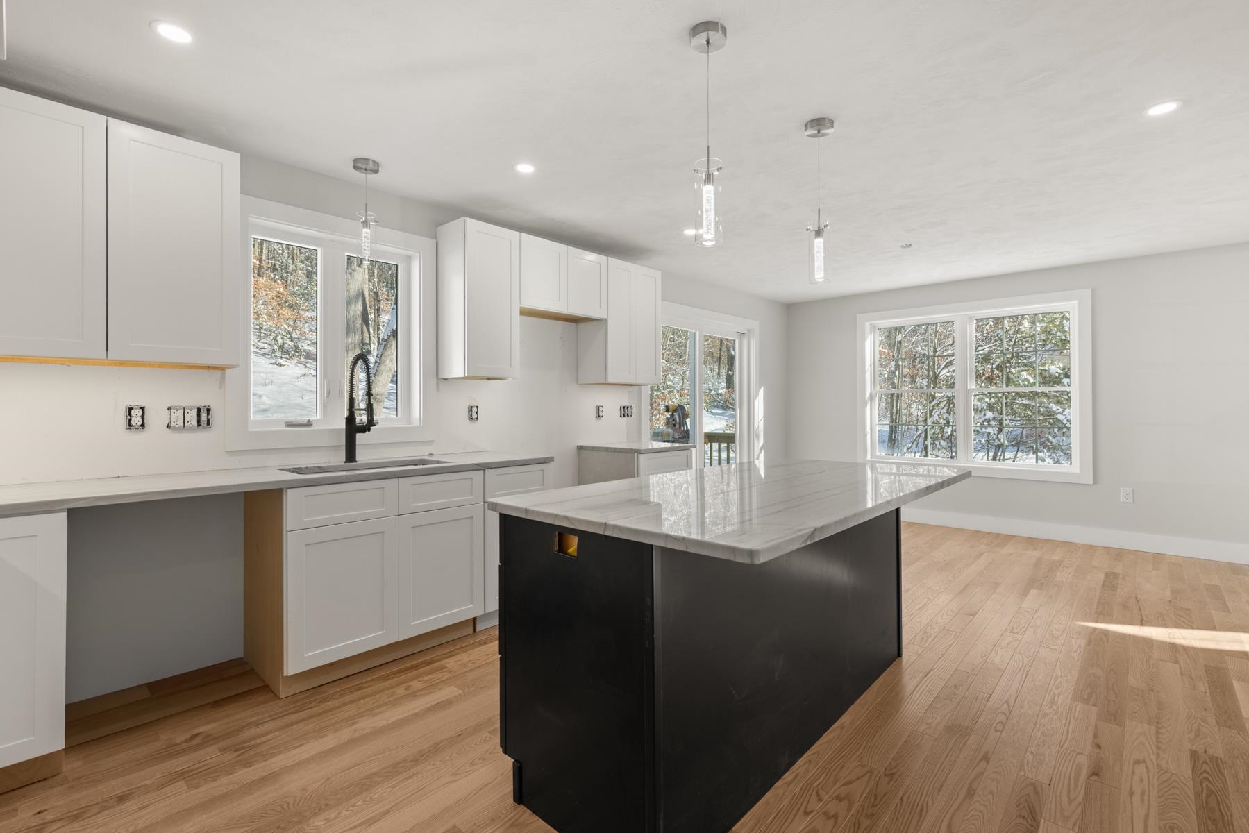 12 Peaslee Road Rochester, NH 03867 - Photo 2 of 32