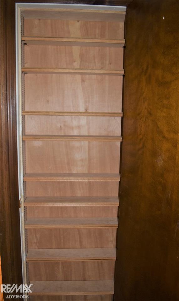 1541 Hawthorne Road Grosse Pointe Woods, MI 48236 - Photo 21 of 48