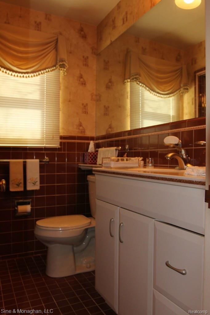 806 North Renaud Road Grosse Pointe, MI 48236 - Photo 21 of 27 IMG_3180.jpg