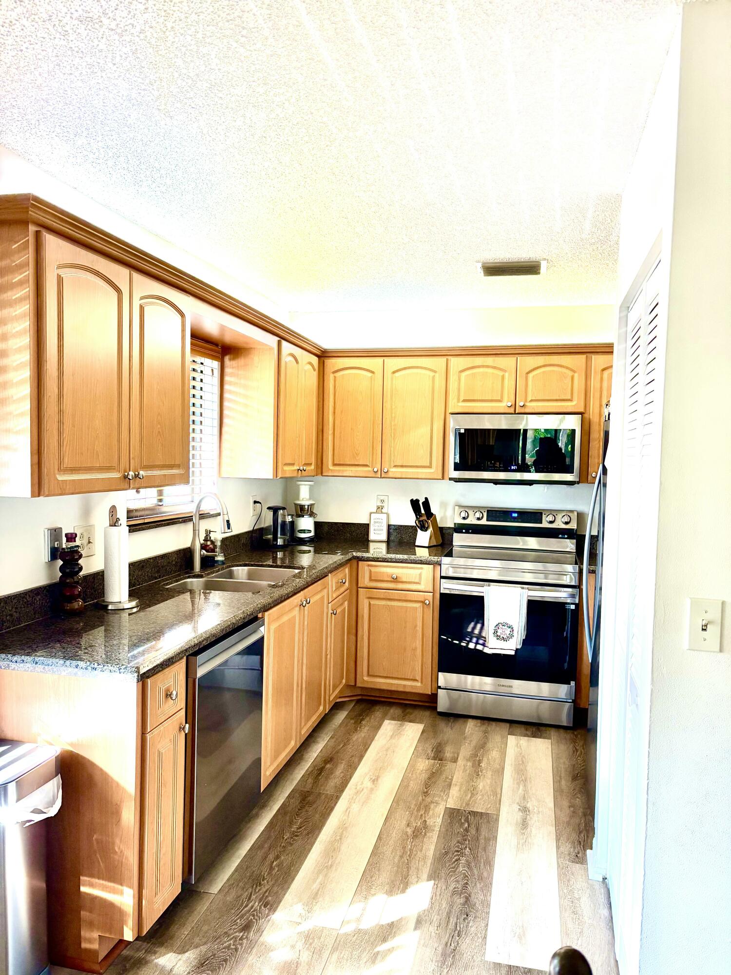 159 Northwest 70th Street, Unit 518 Boca Raton, FL 33487 - Photo 3 of 7 New S/S appliances