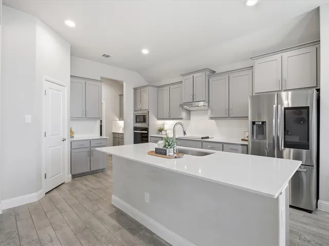 $449,900 | 1006 Fairhaven Drive, Midlothian, TX 76065