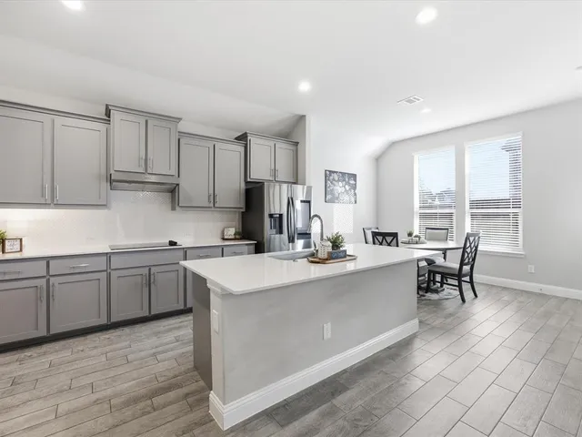 $449,900 | 1006 Fairhaven Drive, Midlothian, TX 76065