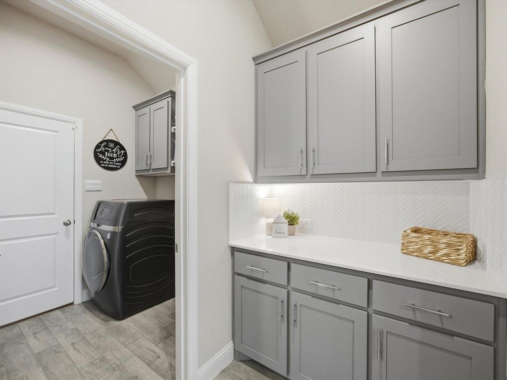 1006 Fairhaven Drive Midlothian, TX 76065 - Photo 8 of 40 Butlers pantry and laundry