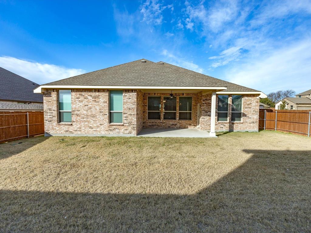 1006 Fairhaven Drive Midlothian, TX 76065 - Photo 26 of 40 Backyard view of large corner lot home