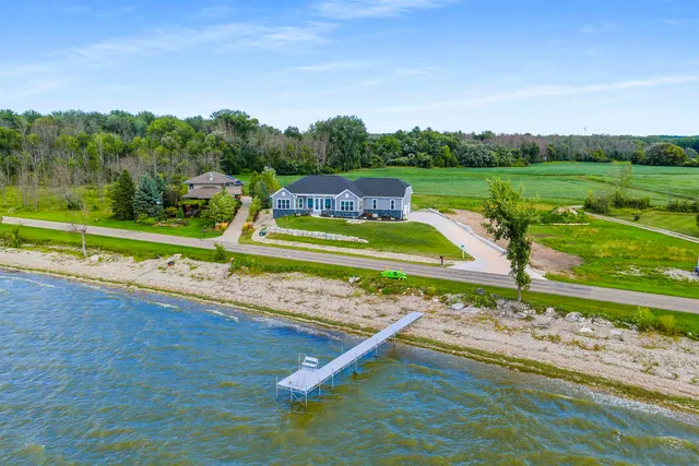 $895,000 | 1150 Bayshore Road, Brussels, WI 54204