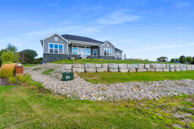 $895,000 | 1150 Bayshore Road, Brussels, WI 54204