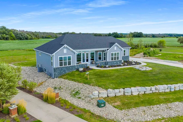 $895,000 | 1150 Bayshore Road, Brussels, WI 54204