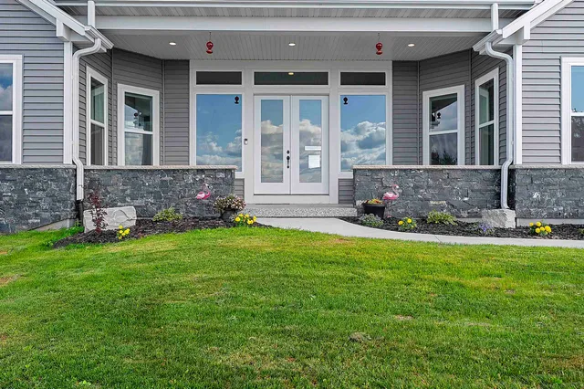 $895,000 | 1150 Bayshore Road, Brussels, WI 54204