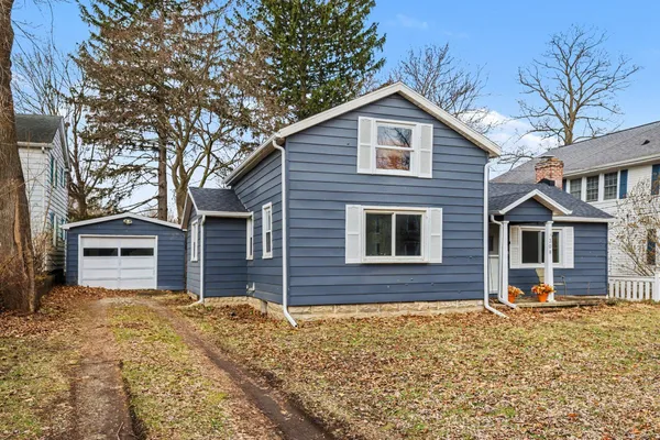 $219,900 | 308 South Center Street, Stockbridge, MI 49285