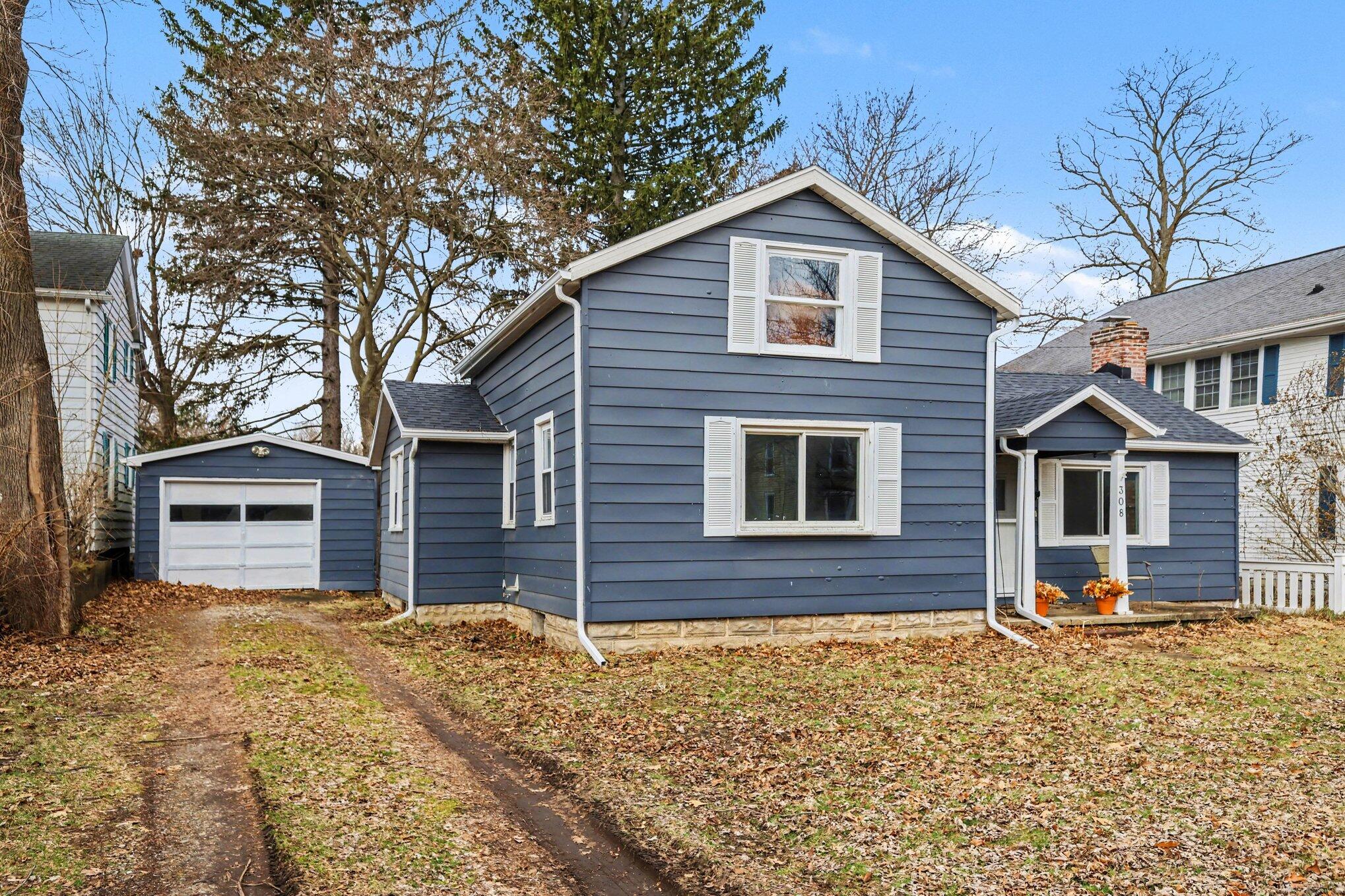 308 South Center Street Stockbridge, MI 49285 - Photo 13 of 19 003_file_9679