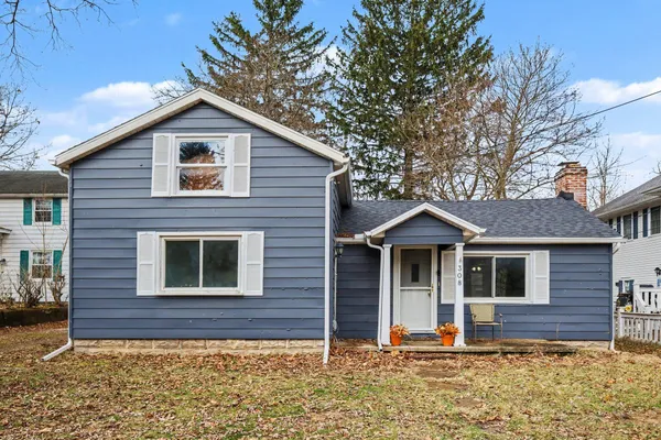 $219,900 | 308 South Center Street, Stockbridge, MI 49285