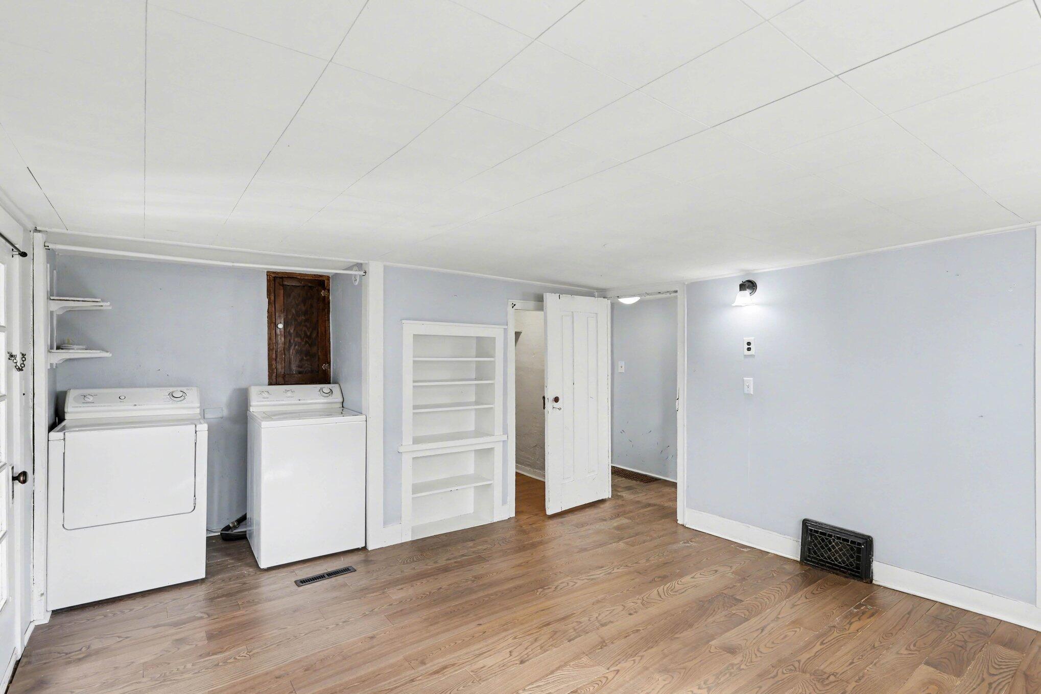 308 South Center Street Stockbridge, MI 49285 - Photo 9 of 19 011_file_5050