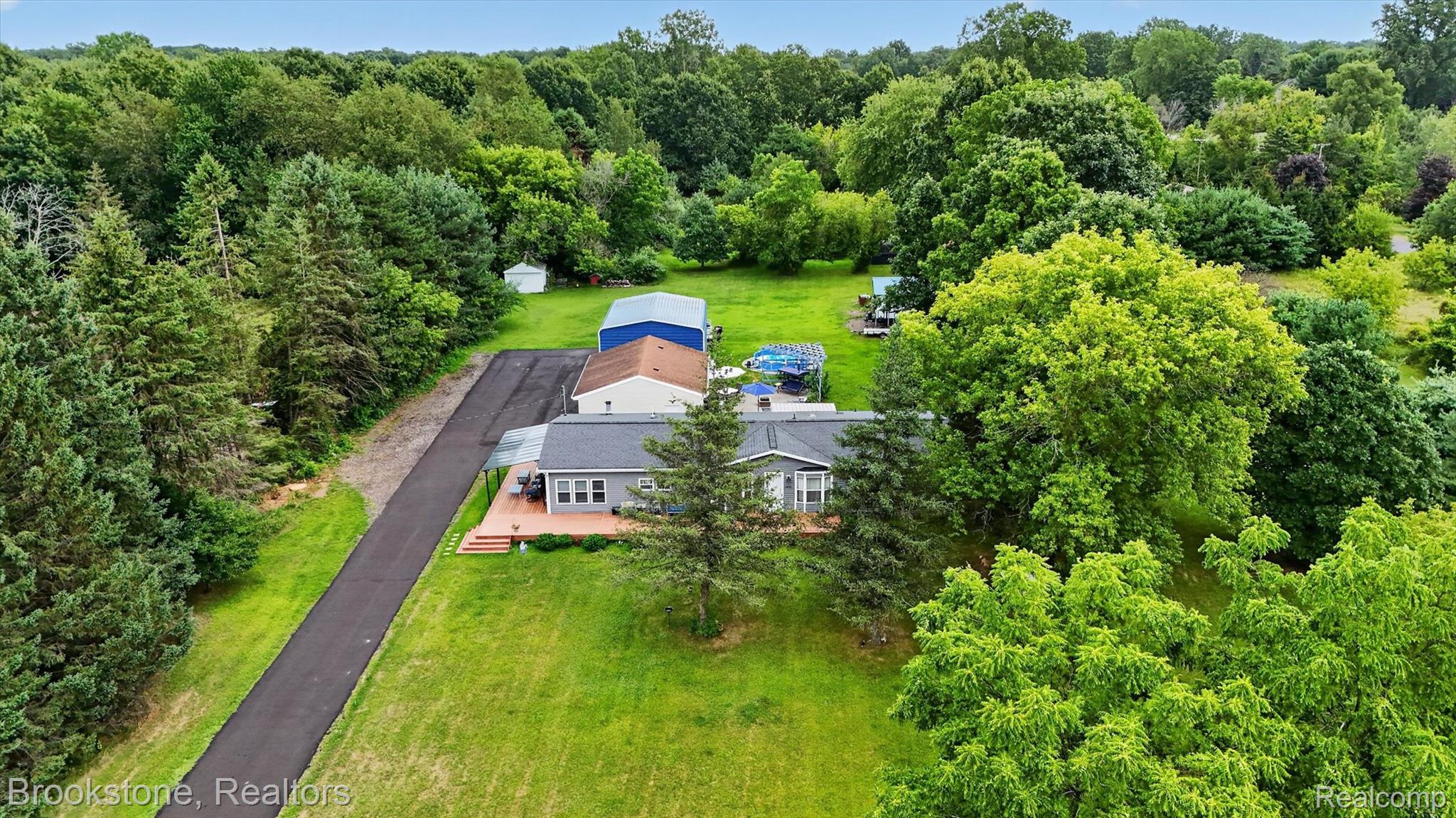 11935 South Beardslee Road Perry, MI 48872 - Photo 57 of 66 57-11935-Beardslee-Rd-WindowStill-Photography.jpg