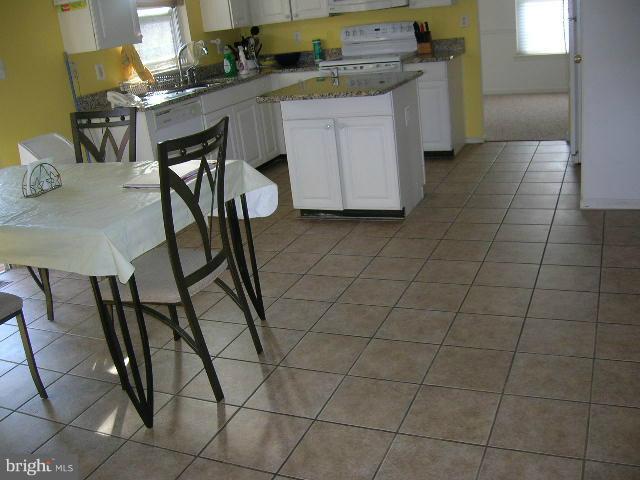 12311 Snowden Woods Road Laurel, MD 20708 - Photo 7 of 26 Kitchen
