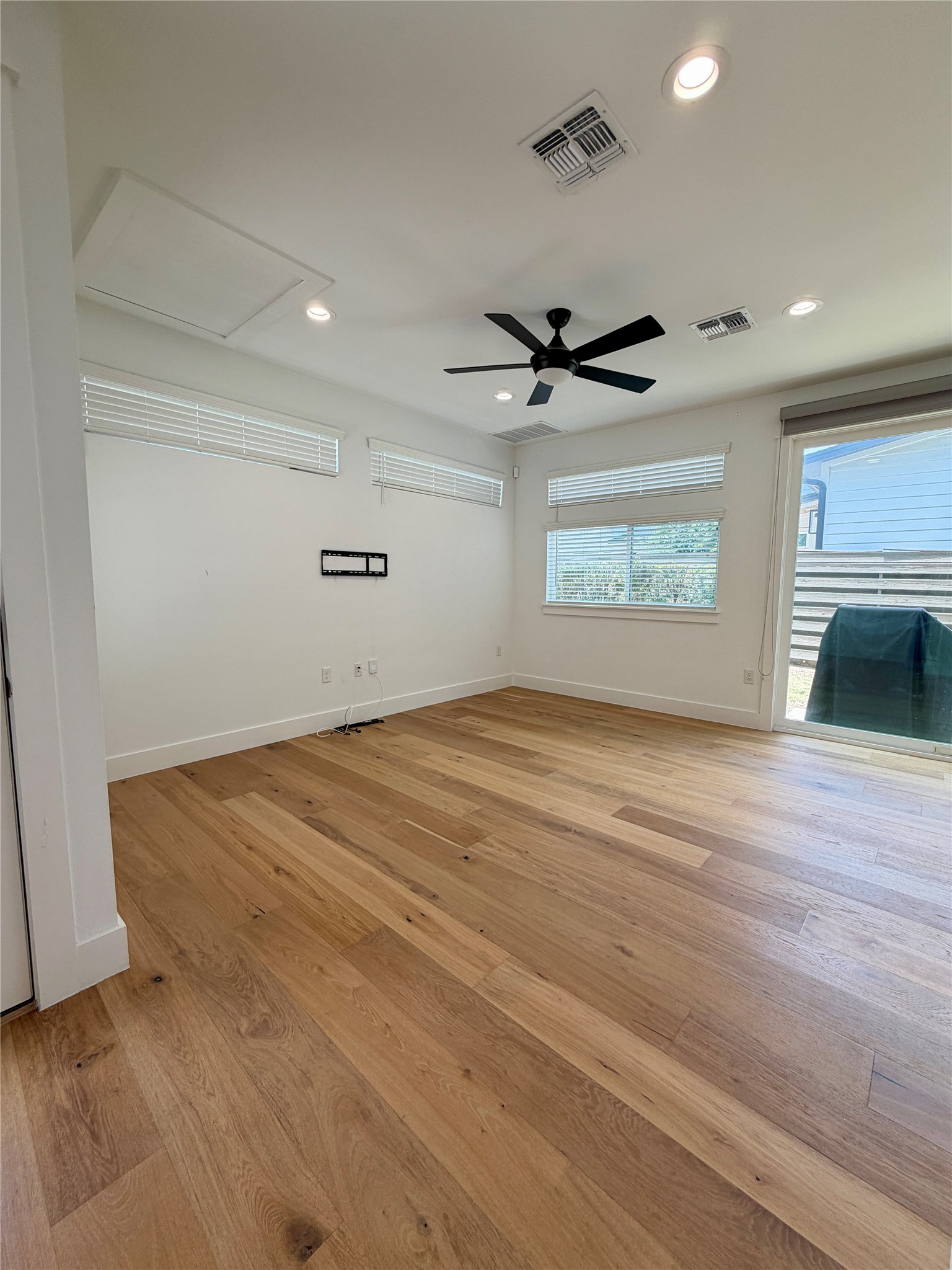 6102 Ponca Street, Unit 2 Austin, TX 78741 - Photo 6 of 24 Living Room