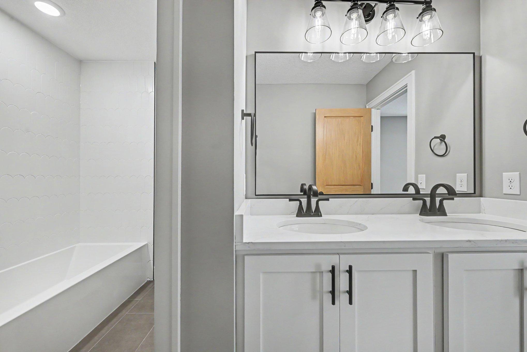 4044 Merriam Road Minnetonka, MN 55305 - Photo 30 of 38 Gallery Image 30