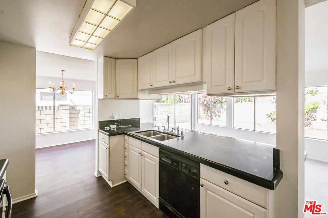 939 Erringer Road Simi Valley, CA 93065 - Photo 17 of 27