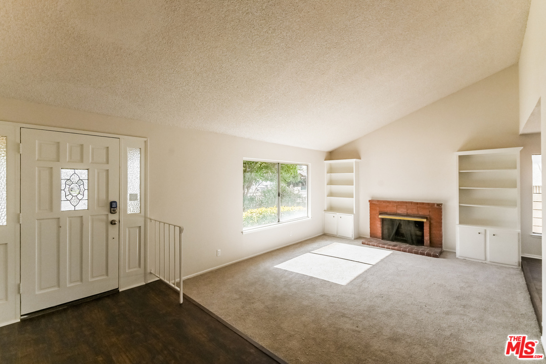 939 Erringer Road Simi Valley, CA 93065 - Photo 5 of 27