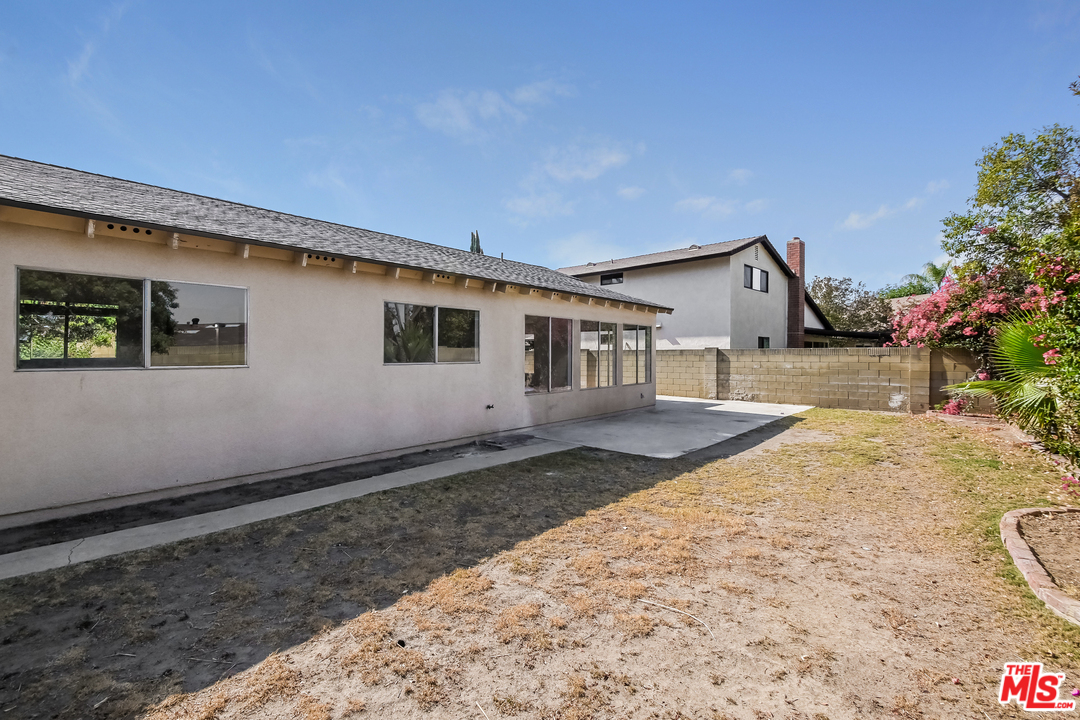 939 Erringer Road Simi Valley, CA 93065 - Photo 7 of 27