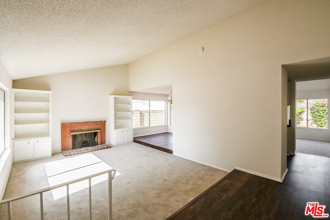 939 Erringer Road Simi Valley, CA 93065 - Photo 10 of 27