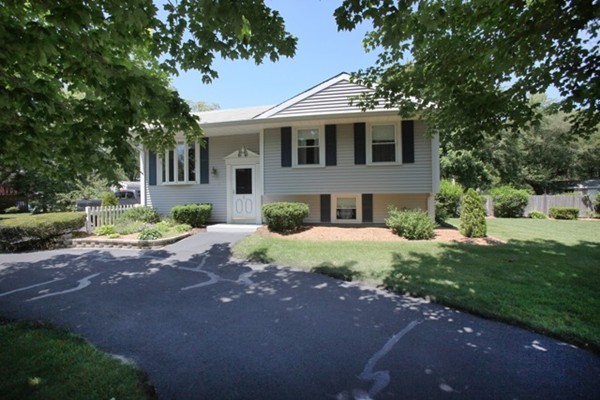 9 Harlow Road Marshfield, MA 02050 - Photo 1 of 21 Gallery Image 1