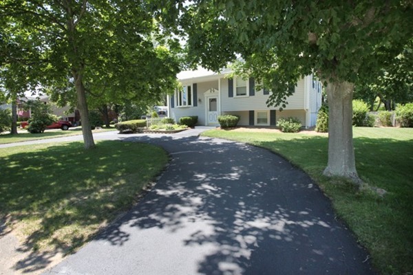 9 Harlow Road Marshfield, MA 02050 - Photo 2 of 21 Gallery Image 2