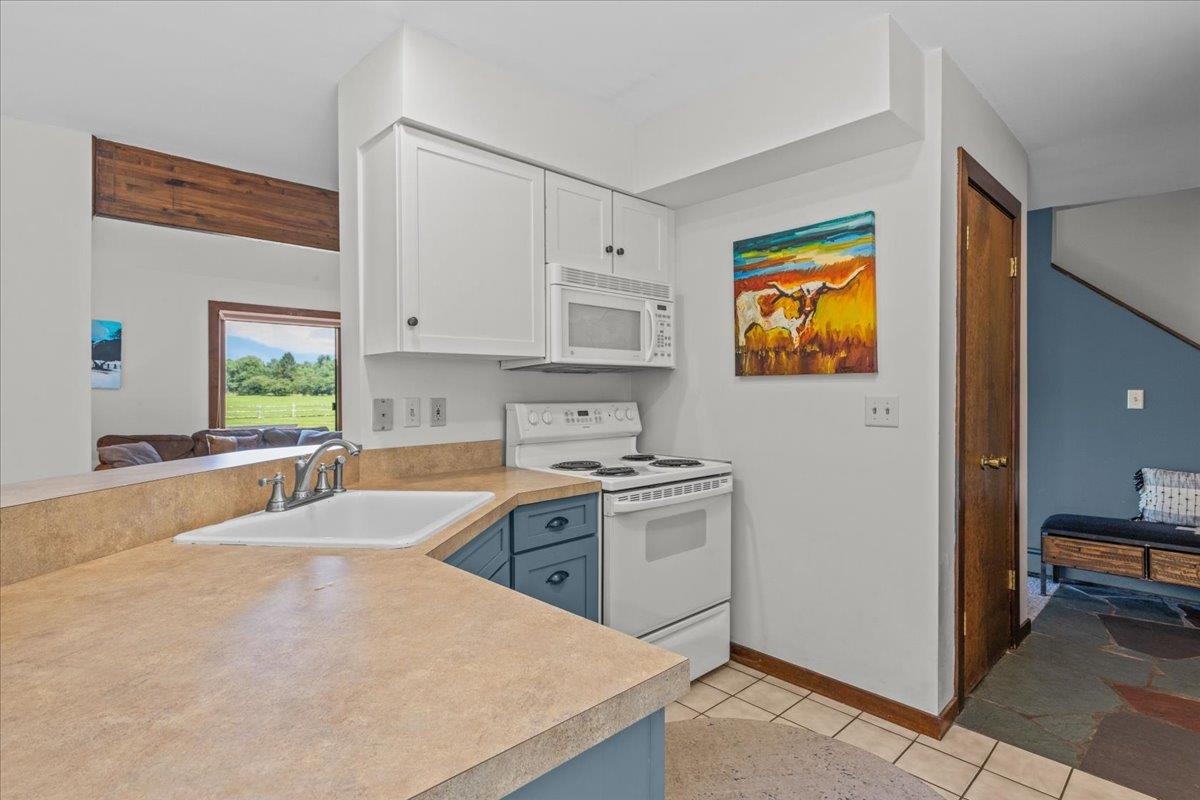 70 Field Road, Unit 5 Stowe, VT 05672 - Photo 14 of 51