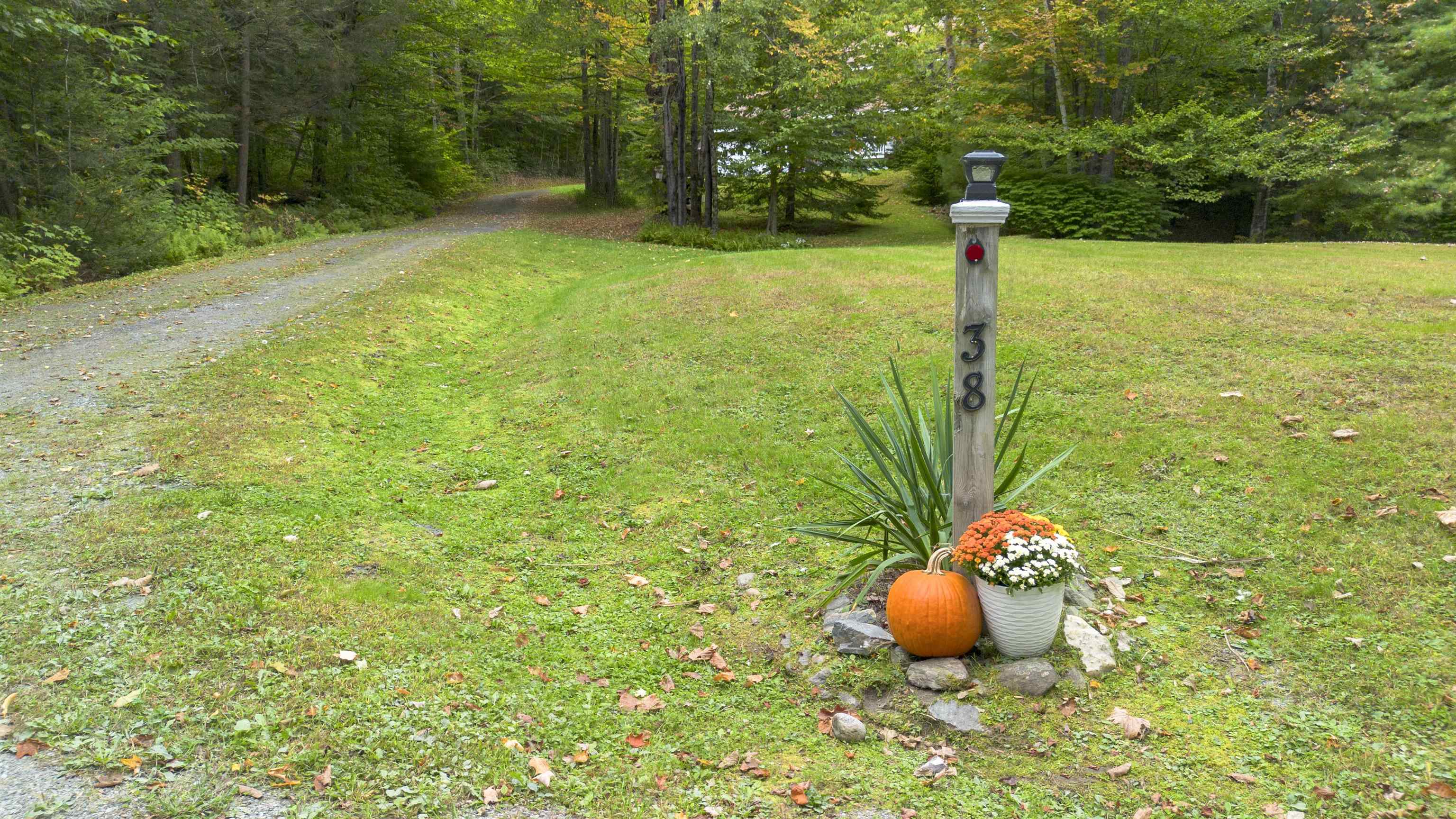 38 Yeaw Road Dover, VT 05341 - Photo 3 of 42