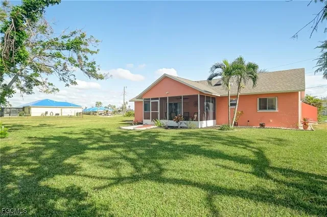 $1,750 | 3824 Southwest 14th Avenue, Cape Coral, FL 33914
