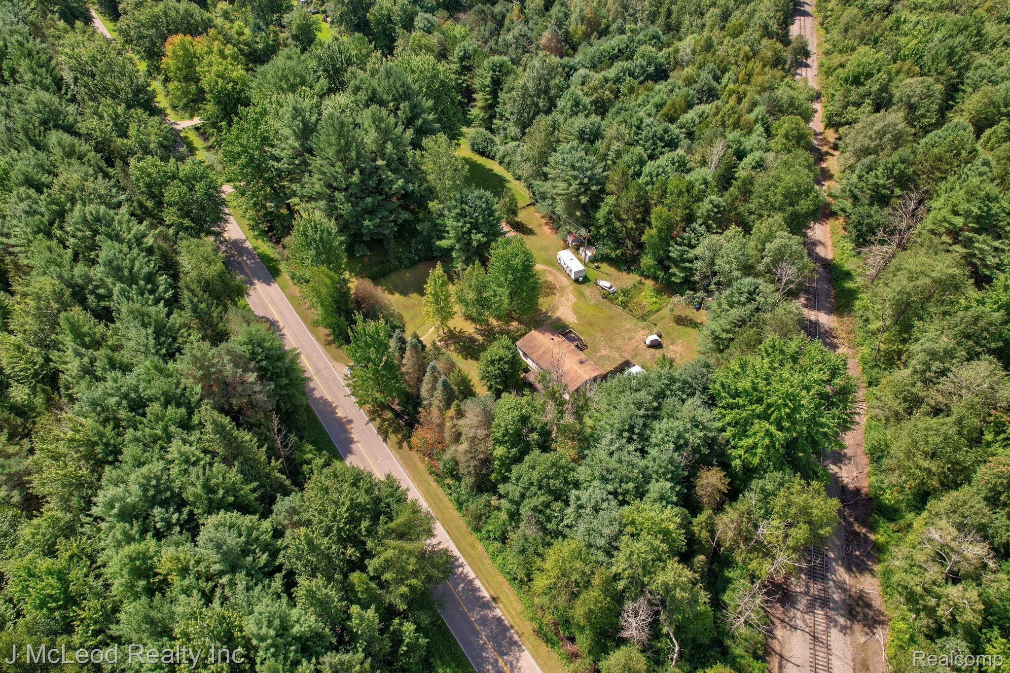 5-web-or-mls-4198 Kirk Rd-10-2.jpg