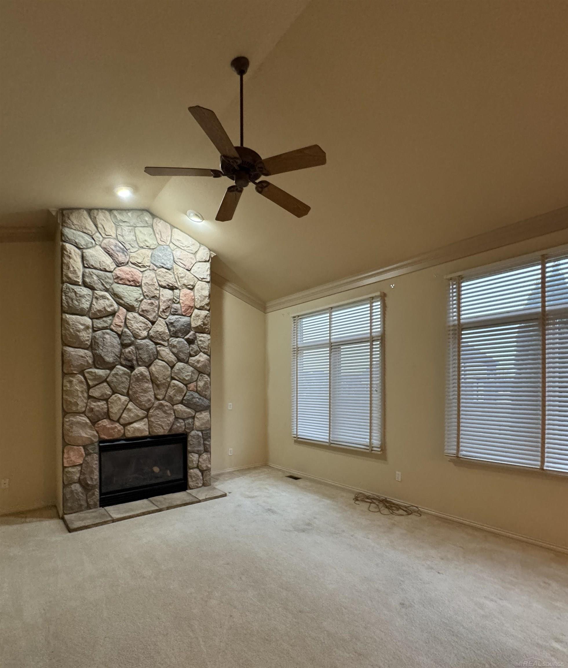 4042 Springbrook Drive Sterling Heights, MI 48314 - Photo 14 of 31 50161591-96cc521c-c2c0-4070-a65c-a08f2dfeca0f.JPG