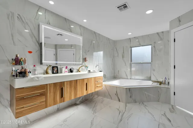 $974,999 | 9 Dominion Drive, Jackson, NJ 08527