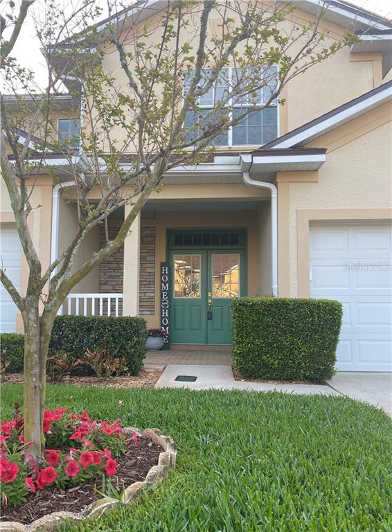Welcome to this great townhome with beautiful curb appeal!