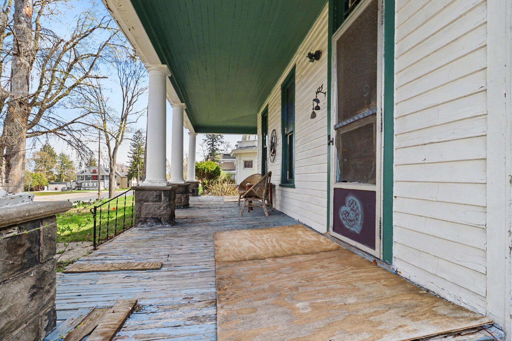 423 West Upton Avenue Reed City, MI 49677 - Photo 5 of 27 006_file_7708