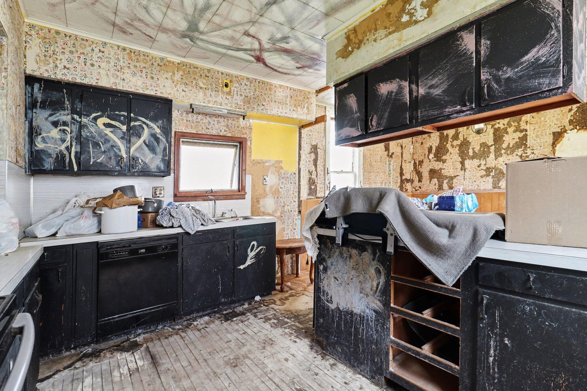 423 West Upton Avenue Reed City, MI 49677 - Photo 10 of 27 011_file_3025