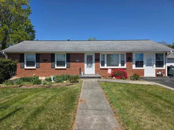 $274,900 | 233 West Carrollton Avenue, Salem, VA 24153