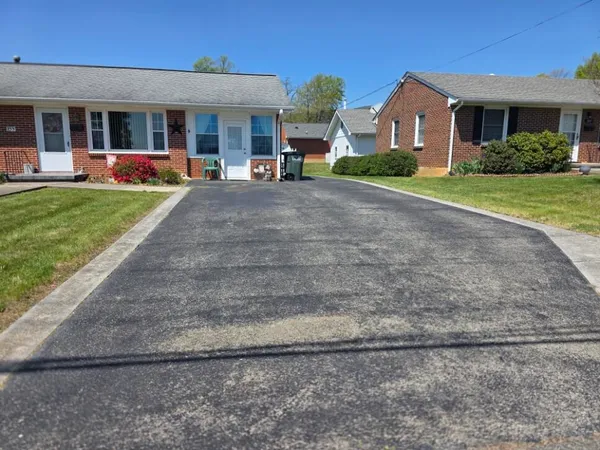 $274,900 | 233 West Carrollton Avenue, Salem, VA 24153